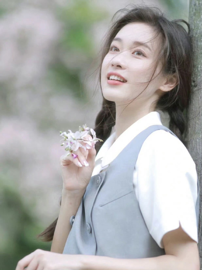 名侦探柯南：黑铁的鱼影 封面
